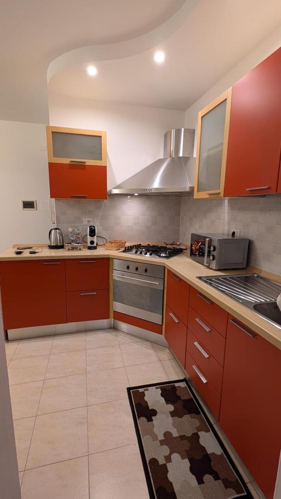 Bl Apartment Latina Luaran gambar